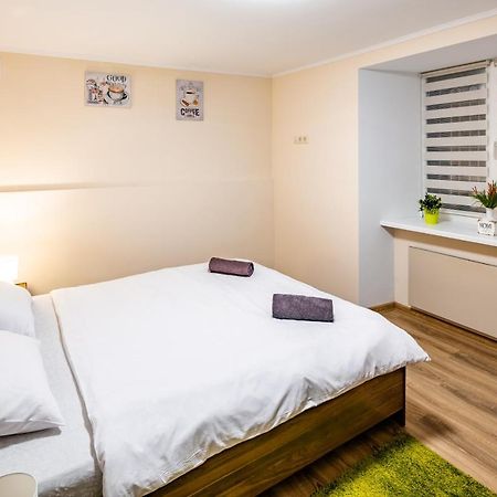 Romari Rynok Square 3 Apartamento Lviv Exterior foto