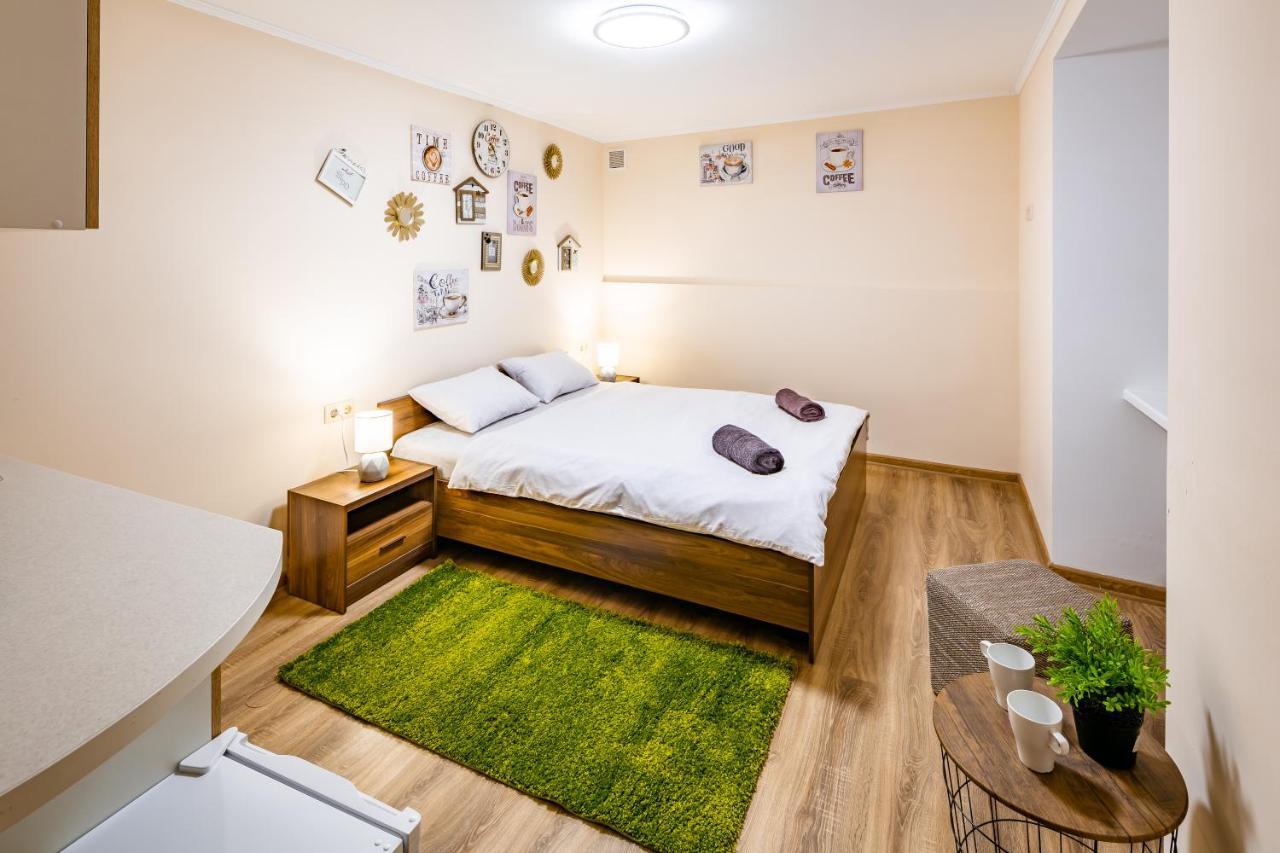 Romari Rynok Square 3 Apartamento Lviv Exterior foto